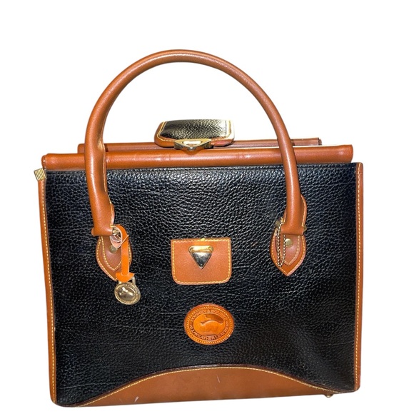 Dooney & Bourke Handbags - Pre loved Vintage Dooney & Bourke Doctors Satchel Hand Bag Leather Purse